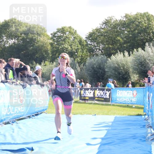 25.08.2024 - Elbe Triathlon Hamburg H.Heesch http://msf.ph/oto/6858983 25.08.2024 10:57:43 Ziel 108, 244 meine-sportfotos.de
