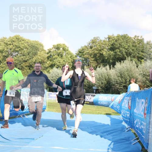 25.08.2024 - Elbe Triathlon Hamburg H.Heesch http://msf.ph/oto/6858994 25.08.2024 16:27:21 Ziel  meine-sportfotos.de