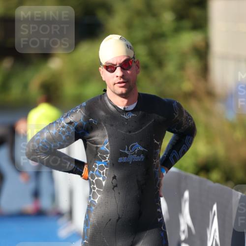 25.08.2024 - Elbe Triathlon Hamburg H.Heesch http://msf.ph/oto/6859010 25.08.2024 09:09:52 Schwimmen 200, 213, 246, 327, 328, 339 meine-sportfotos.de