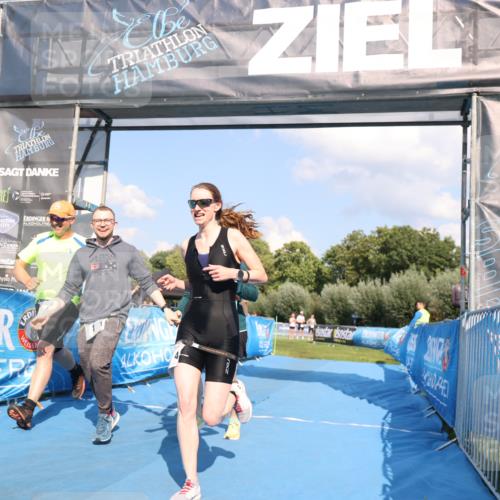 25.08.2024 - Elbe Triathlon Hamburg H.Heesch http://msf.ph/oto/6859077 25.08.2024 16:27:22 Ziel  meine-sportfotos.de