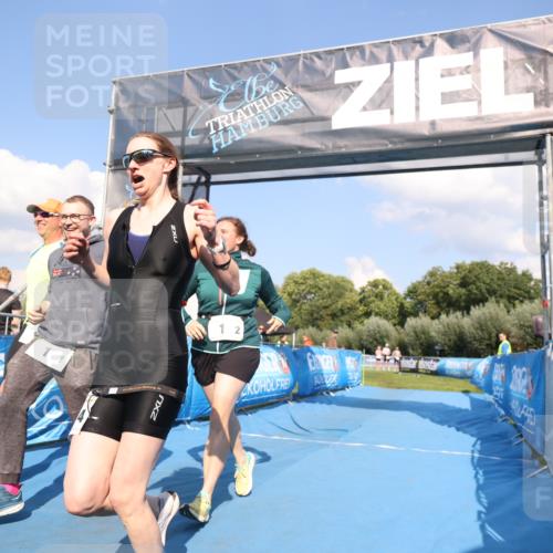25.08.2024 - Elbe Triathlon Hamburg H.Heesch http://msf.ph/oto/6859108 25.08.2024 16:27:22 Ziel  meine-sportfotos.de