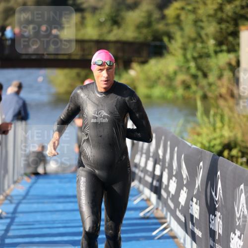 25.08.2024 - Elbe Triathlon Hamburg H.Heesch http://msf.ph/oto/6859148 25.08.2024 09:11:14 Schwimmen 336, 396, 399 meine-sportfotos.de