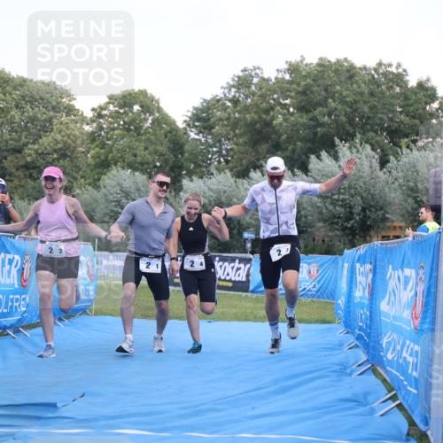 25.08.2024 - Elbe Triathlon Hamburg H.Heesch http://msf.ph/oto/6859158 25.08.2024 16:30:22 Ziel  meine-sportfotos.de
