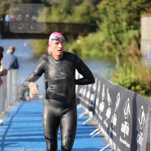 25.08.2024 - Elbe Triathlon Hamburg H.Heesch http://msf.ph/oto/6859175 25.08.2024 09:11:14 Schwimmen 336, 396, 399 meine-sportfotos.de