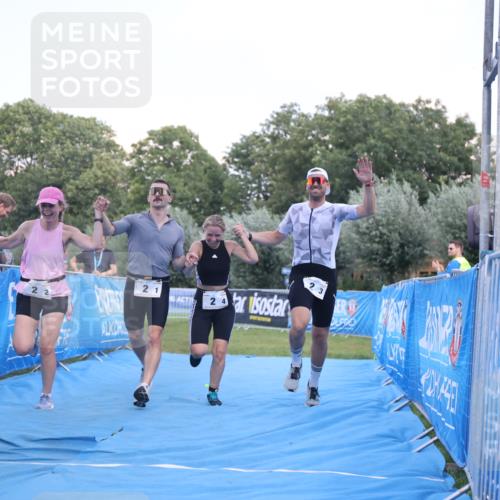 25.08.2024 - Elbe Triathlon Hamburg H.Heesch http://msf.ph/oto/6859176 25.08.2024 16:30:23 Ziel  meine-sportfotos.de
