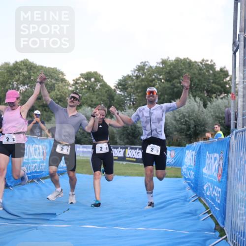 25.08.2024 - Elbe Triathlon Hamburg H.Heesch http://msf.ph/oto/6859197 25.08.2024 16:30:23 Ziel  meine-sportfotos.de