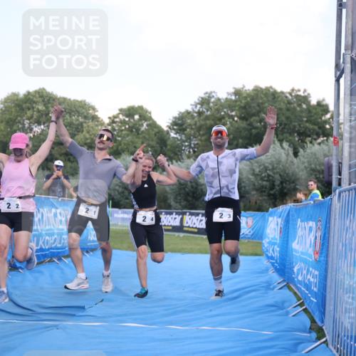 25.08.2024 - Elbe Triathlon Hamburg H.Heesch http://msf.ph/oto/6859203 25.08.2024 16:30:23 Ziel  meine-sportfotos.de