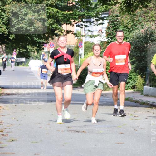 25.08.2024 - 20. Blankeneser Heldenlauf Strokosch-Dieckow http://msf.ph/oto/6859223 25.08.2024 09:55:09 Ziel 245, 246, 258, 259 meine-sportfotos.de