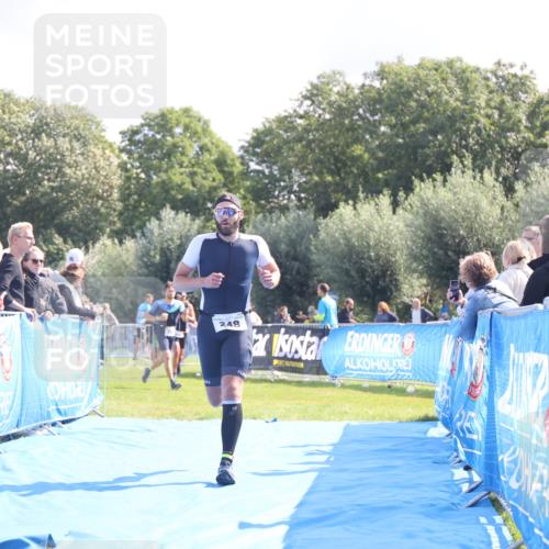 25.08.2024 - Elbe Triathlon Hamburg H.Heesch http://msf.ph/oto/6859233 25.08.2024 10:59:11 Ziel 248 meine-sportfotos.de
