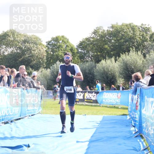 25.08.2024 - Elbe Triathlon Hamburg H.Heesch http://msf.ph/oto/6859256 25.08.2024 10:59:11 Ziel 248 meine-sportfotos.de