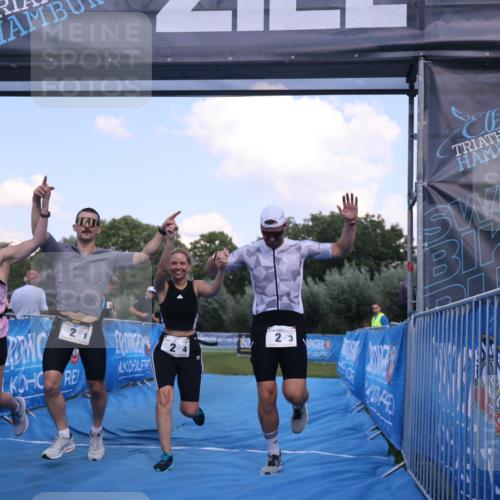 25.08.2024 - Elbe Triathlon Hamburg H.Heesch http://msf.ph/oto/6859262 25.08.2024 16:30:24 Ziel  meine-sportfotos.de