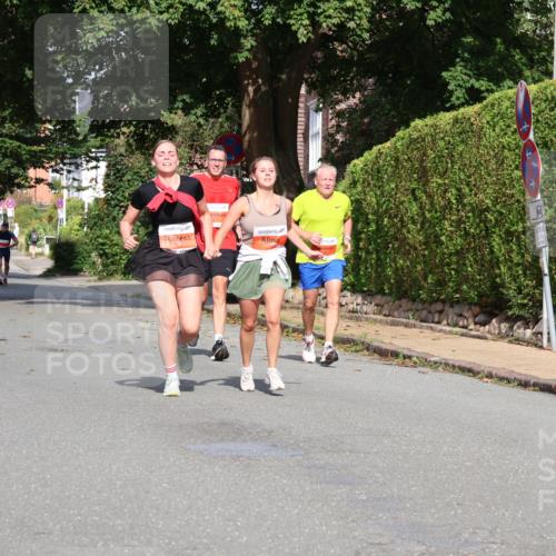 25.08.2024 - 20. Blankeneser Heldenlauf Strokosch-Dieckow http://msf.ph/oto/6859264 25.08.2024 09:55:12 Ziel 245, 246, 258, 259 meine-sportfotos.de