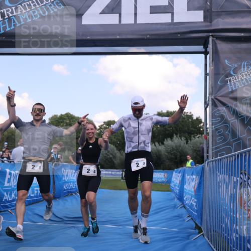 25.08.2024 - Elbe Triathlon Hamburg H.Heesch http://msf.ph/oto/6859270 25.08.2024 16:30:24 Ziel  meine-sportfotos.de