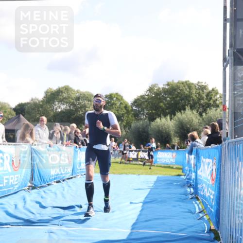 25.08.2024 - Elbe Triathlon Hamburg H.Heesch http://msf.ph/oto/6859271 25.08.2024 10:59:12 Ziel 248 meine-sportfotos.de