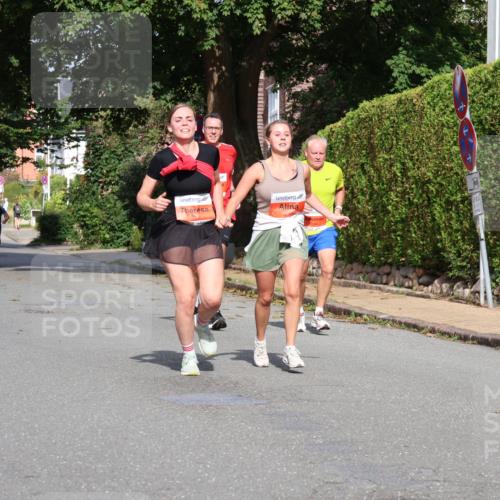 25.08.2024 - 20. Blankeneser Heldenlauf Strokosch-Dieckow http://msf.ph/oto/6859272 25.08.2024 09:55:13 Ziel 245, 246, 258, 259 meine-sportfotos.de