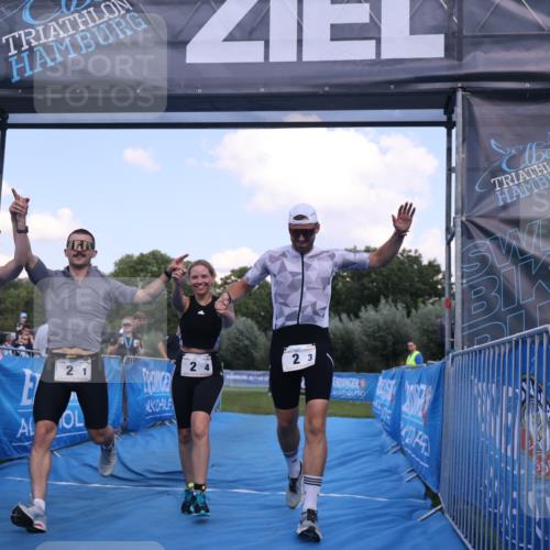 25.08.2024 - Elbe Triathlon Hamburg H.Heesch http://msf.ph/oto/6859276 25.08.2024 16:30:24 Ziel  meine-sportfotos.de
