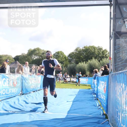 25.08.2024 - Elbe Triathlon Hamburg H.Heesch http://msf.ph/oto/6859279 25.08.2024 10:59:12 Ziel 248 meine-sportfotos.de