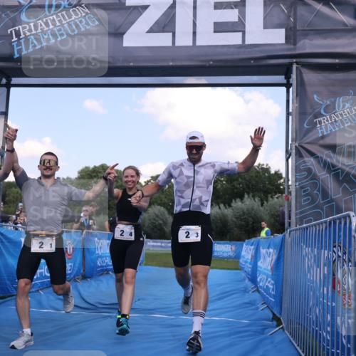 25.08.2024 - Elbe Triathlon Hamburg H.Heesch http://msf.ph/oto/6859281 25.08.2024 16:30:24 Ziel  meine-sportfotos.de
