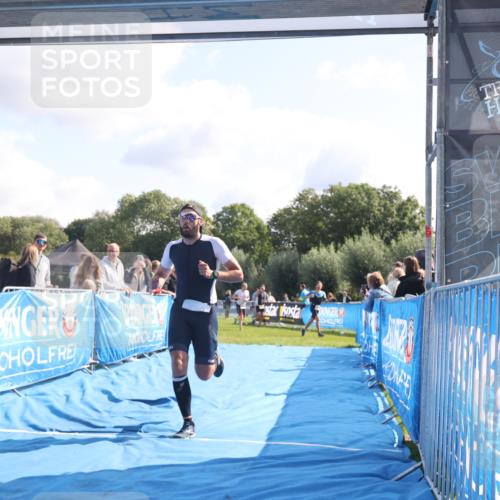 25.08.2024 - Elbe Triathlon Hamburg H.Heesch http://msf.ph/oto/6859282 25.08.2024 10:59:12 Ziel 248 meine-sportfotos.de