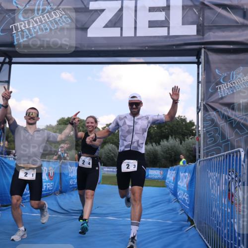 25.08.2024 - Elbe Triathlon Hamburg H.Heesch http://msf.ph/oto/6859283 25.08.2024 16:30:24 Ziel  meine-sportfotos.de