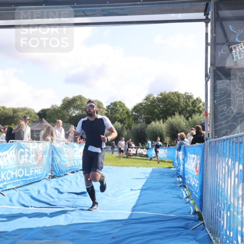 25.08.2024 - Elbe Triathlon Hamburg H.Heesch http://msf.ph/oto/6859288 25.08.2024 10:59:12 Ziel 248 meine-sportfotos.de