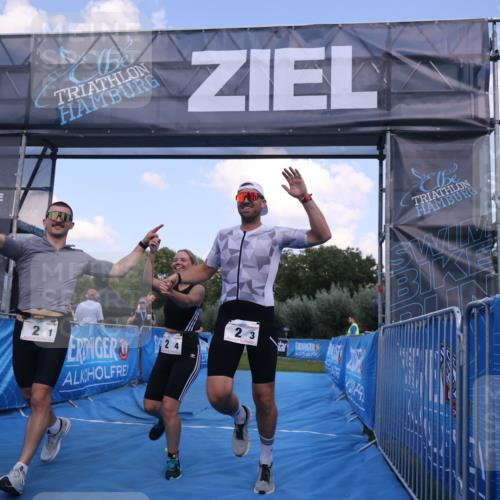 25.08.2024 - Elbe Triathlon Hamburg H.Heesch http://msf.ph/oto/6859301 25.08.2024 16:30:24 Ziel  meine-sportfotos.de