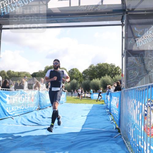 25.08.2024 - Elbe Triathlon Hamburg H.Heesch http://msf.ph/oto/6859303 25.08.2024 10:59:12 Ziel 248 meine-sportfotos.de