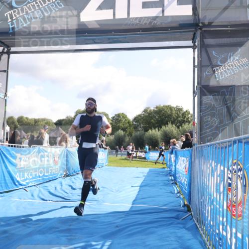 25.08.2024 - Elbe Triathlon Hamburg H.Heesch http://msf.ph/oto/6859308 25.08.2024 10:59:12 Ziel 248 meine-sportfotos.de