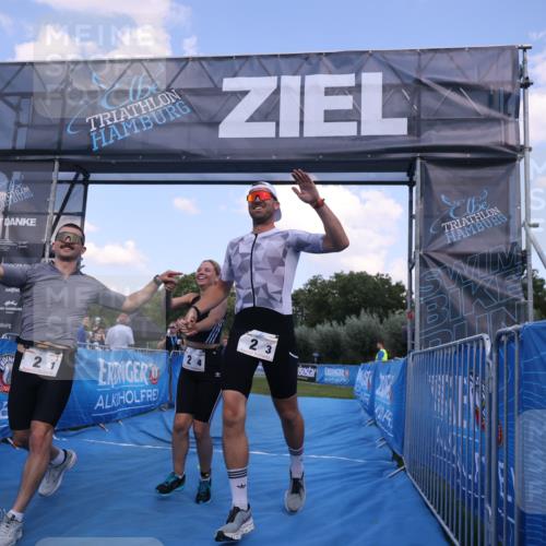 25.08.2024 - Elbe Triathlon Hamburg H.Heesch http://msf.ph/oto/6859313 25.08.2024 16:30:24 Ziel  meine-sportfotos.de