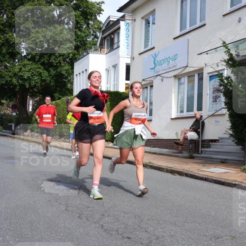25.08.2024 - 20. Blankeneser Heldenlauf Strokosch-Dieckow http://msf.ph/oto/6859315 25.08.2024 09:55:15 Ziel 245, 246, 258, 259 meine-sportfotos.de