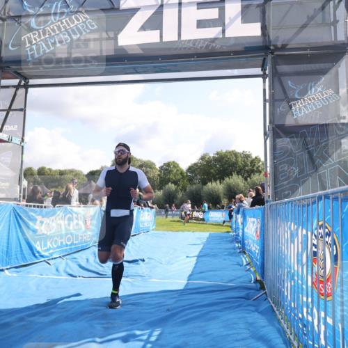 25.08.2024 - Elbe Triathlon Hamburg H.Heesch http://msf.ph/oto/6859317 25.08.2024 10:59:12 Ziel 248 meine-sportfotos.de