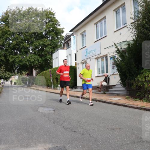 25.08.2024 - 20. Blankeneser Heldenlauf Strokosch-Dieckow http://msf.ph/oto/6859335 25.08.2024 09:55:17 Ziel 245, 246, 258, 259 meine-sportfotos.de