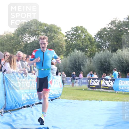 25.08.2024 - Elbe Triathlon Hamburg H.Heesch http://msf.ph/oto/6859427 25.08.2024 11:00:27 Ziel 321 meine-sportfotos.de