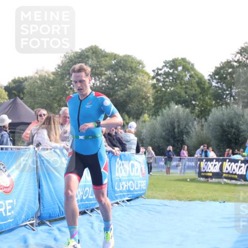 25.08.2024 - Elbe Triathlon Hamburg H.Heesch http://msf.ph/oto/6859446 25.08.2024 11:00:27 Ziel 321 meine-sportfotos.de