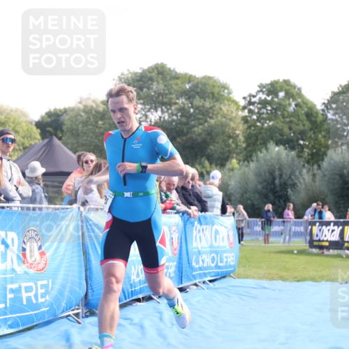 25.08.2024 - Elbe Triathlon Hamburg H.Heesch http://msf.ph/oto/6859454 25.08.2024 11:00:28 Ziel 321 meine-sportfotos.de