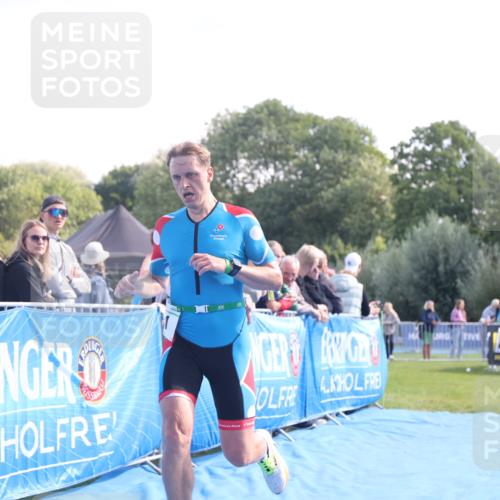 25.08.2024 - Elbe Triathlon Hamburg H.Heesch http://msf.ph/oto/6859459 25.08.2024 11:00:28 Ziel 321 meine-sportfotos.de