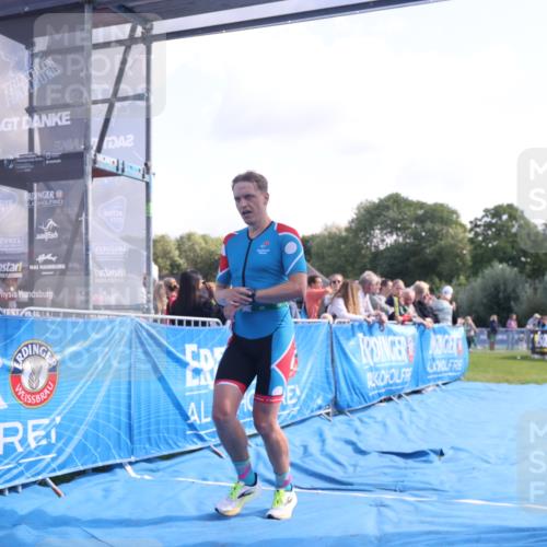 25.08.2024 - Elbe Triathlon Hamburg H.Heesch http://msf.ph/oto/6859486 25.08.2024 11:00:28 Ziel 321 meine-sportfotos.de