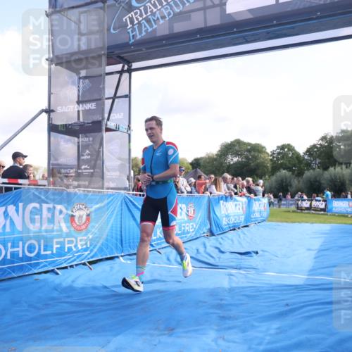 25.08.2024 - Elbe Triathlon Hamburg H.Heesch http://msf.ph/oto/6859497 25.08.2024 11:00:28 Ziel 321 meine-sportfotos.de