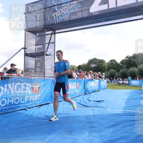 25.08.2024 - Elbe Triathlon Hamburg H.Heesch http://msf.ph/oto/6859502 25.08.2024 11:00:28 Ziel 321 meine-sportfotos.de