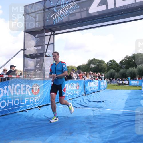 25.08.2024 - Elbe Triathlon Hamburg H.Heesch http://msf.ph/oto/6859508 25.08.2024 11:00:28 Ziel 321 meine-sportfotos.de
