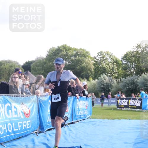 25.08.2024 - Elbe Triathlon Hamburg H.Heesch http://msf.ph/oto/6859575 25.08.2024 11:00:41 Ziel 254 meine-sportfotos.de