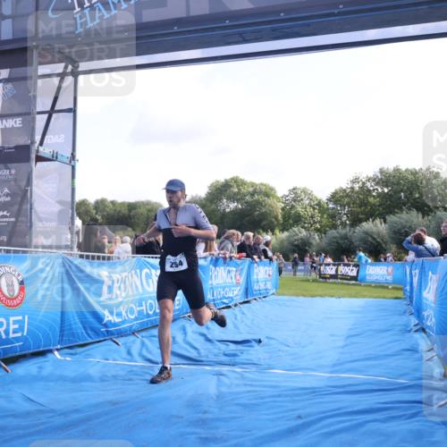 25.08.2024 - Elbe Triathlon Hamburg H.Heesch http://msf.ph/oto/6859602 25.08.2024 11:00:41 Ziel 254 meine-sportfotos.de