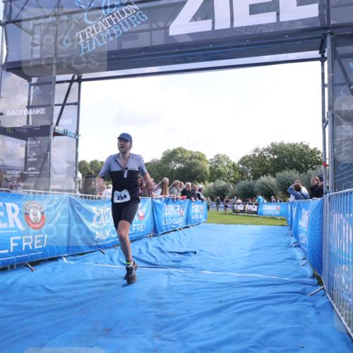 25.08.2024 - Elbe Triathlon Hamburg H.Heesch http://msf.ph/oto/6859617 25.08.2024 11:00:42 Ziel 254 meine-sportfotos.de