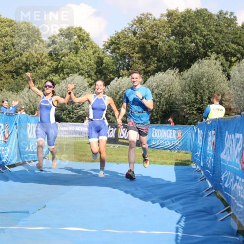25.08.2024 - Elbe Triathlon Hamburg H.Heesch http://msf.ph/oto/6859641 25.08.2024 16:34:41 Ziel  meine-sportfotos.de