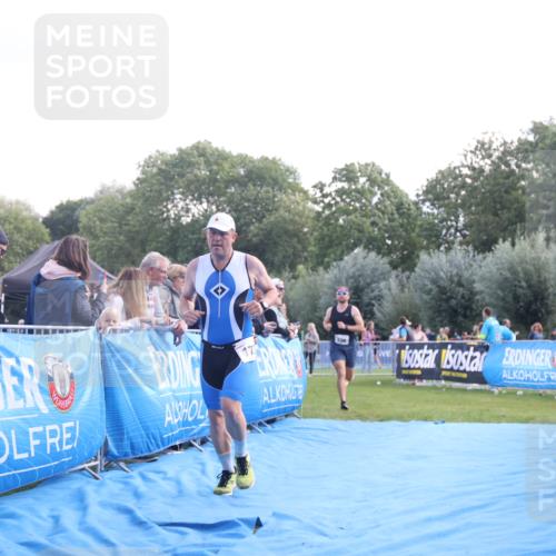 25.08.2024 - Elbe Triathlon Hamburg H.Heesch http://msf.ph/oto/6859650 25.08.2024 11:00:52 Ziel 173, 236, 440 meine-sportfotos.de