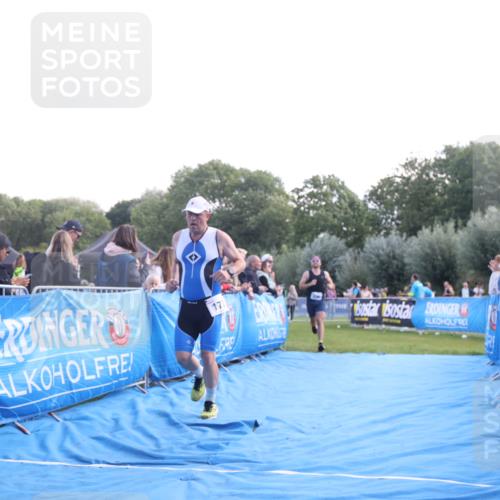 25.08.2024 - Elbe Triathlon Hamburg H.Heesch http://msf.ph/oto/6859672 25.08.2024 11:00:52 Ziel 173, 236, 440 meine-sportfotos.de