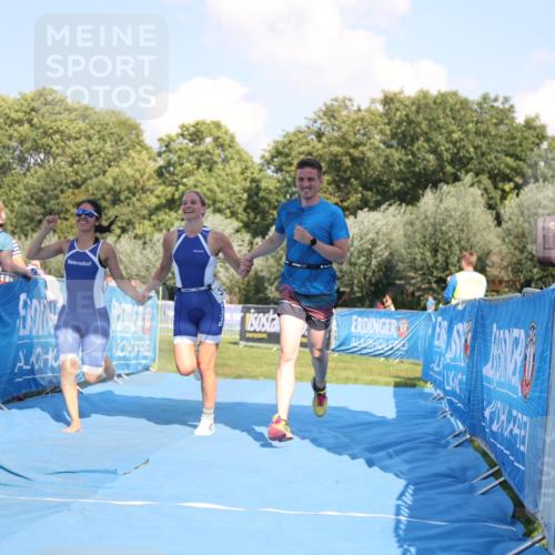 25.08.2024 - Elbe Triathlon Hamburg H.Heesch http://msf.ph/oto/6859676 25.08.2024 16:34:41 Ziel  meine-sportfotos.de