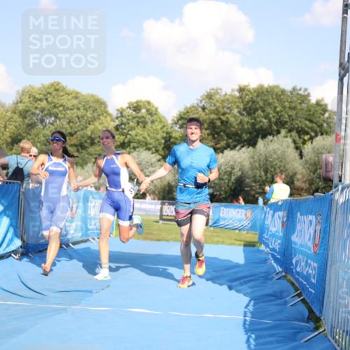 25.08.2024 - Elbe Triathlon Hamburg H.Heesch http://msf.ph/oto/6859695 25.08.2024 16:34:41 Ziel  meine-sportfotos.de