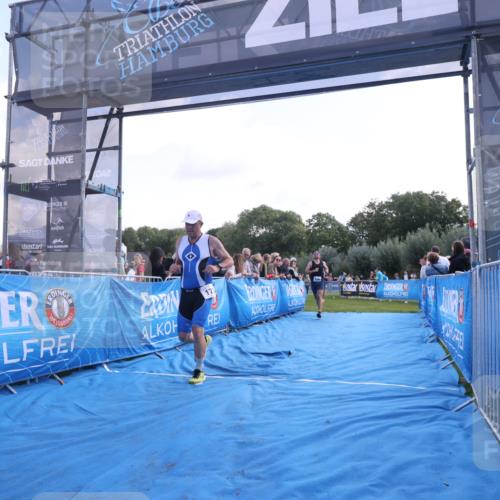 25.08.2024 - Elbe Triathlon Hamburg H.Heesch http://msf.ph/oto/6859728 25.08.2024 11:00:53 Ziel 173, 236, 440 meine-sportfotos.de