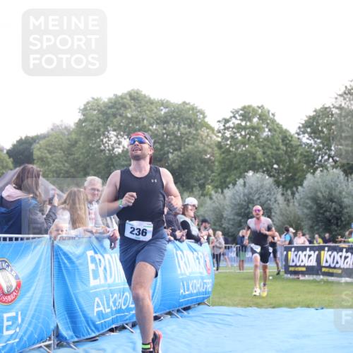 25.08.2024 - Elbe Triathlon Hamburg H.Heesch http://msf.ph/oto/6859743 25.08.2024 11:00:54 Ziel 173, 236, 440 meine-sportfotos.de